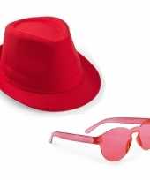 Toppers rood trilby party hoedje met rode zonnebril carnavalskleding